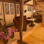 Kraen Gard Lodge Larsnes