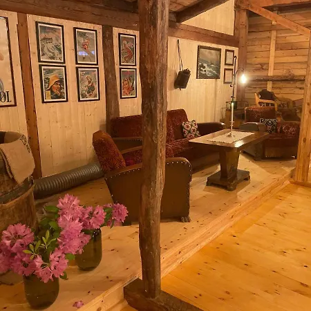 Kråen Gard Jaktstuga Larsnes