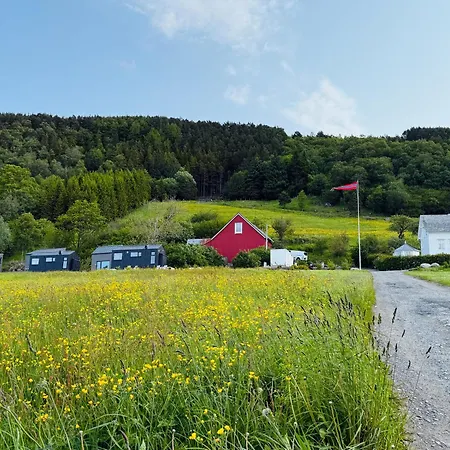 Alojamento de Turismo Selvagem Kraen Gard Larsnes
