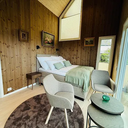 Kraen Gard * Larsnes